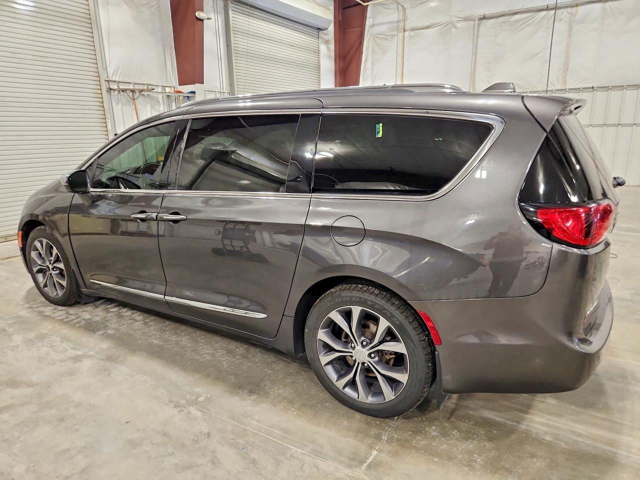 2C4RC1GG9HR751686 · 2017 CHRYSLER PACIFICA · 2/13