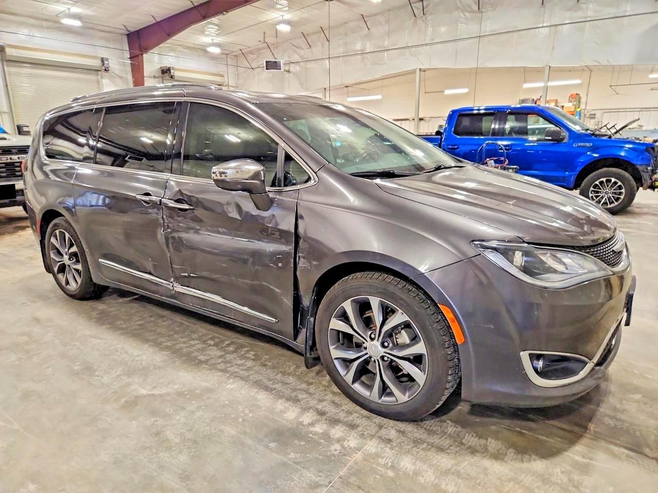 2C4RC1GG9HR751686 · 2017 CHRYSLER PACIFICA · 4/13