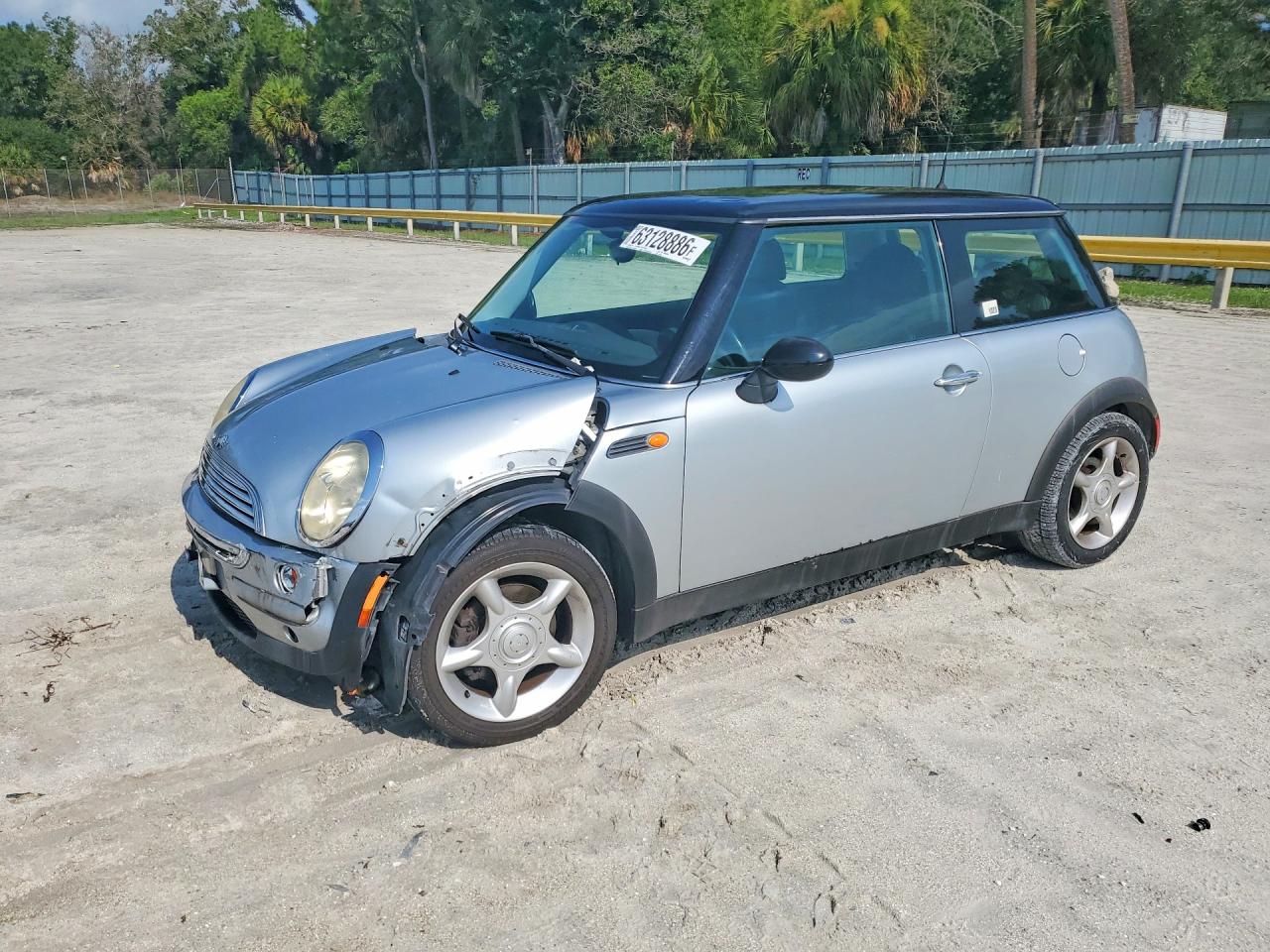 WMWRC334X2TC37790 · 2002 MINI COOPER