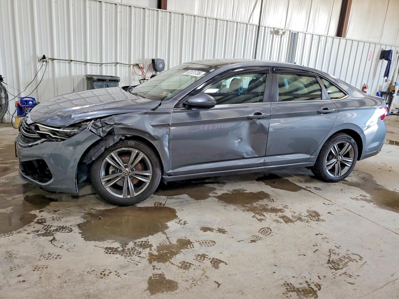 3VW7M7BU0NM030645 · 2022 VOLKSWAGEN JETTA