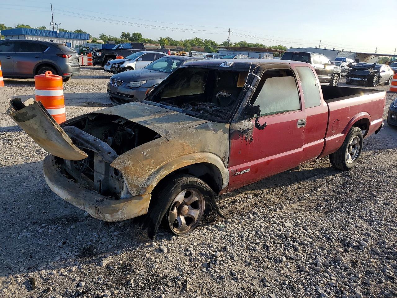 1GCCS19W728146517 · 2002 CHEVROLET S TRUCK