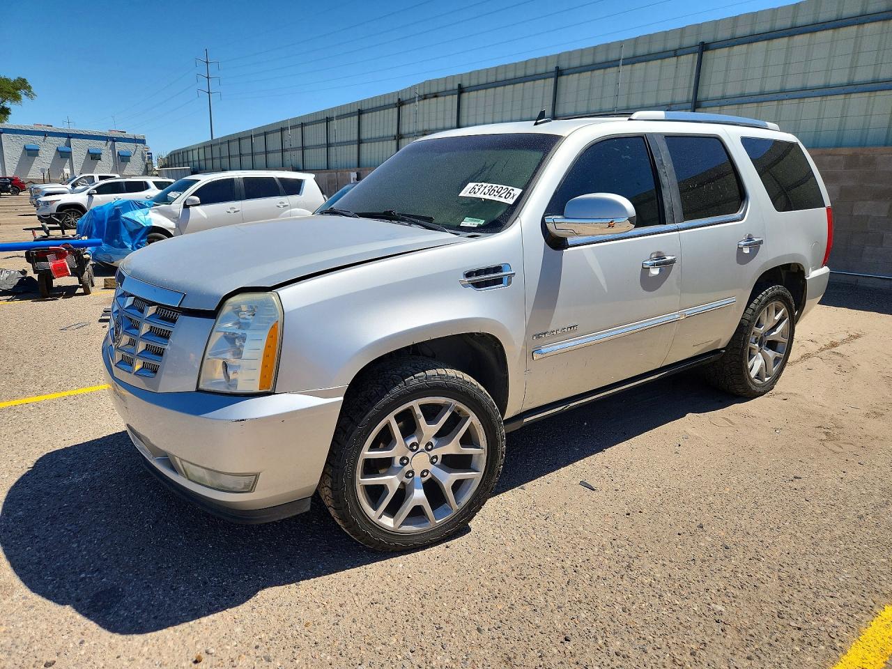 2010 CADILLAC ESCALADE