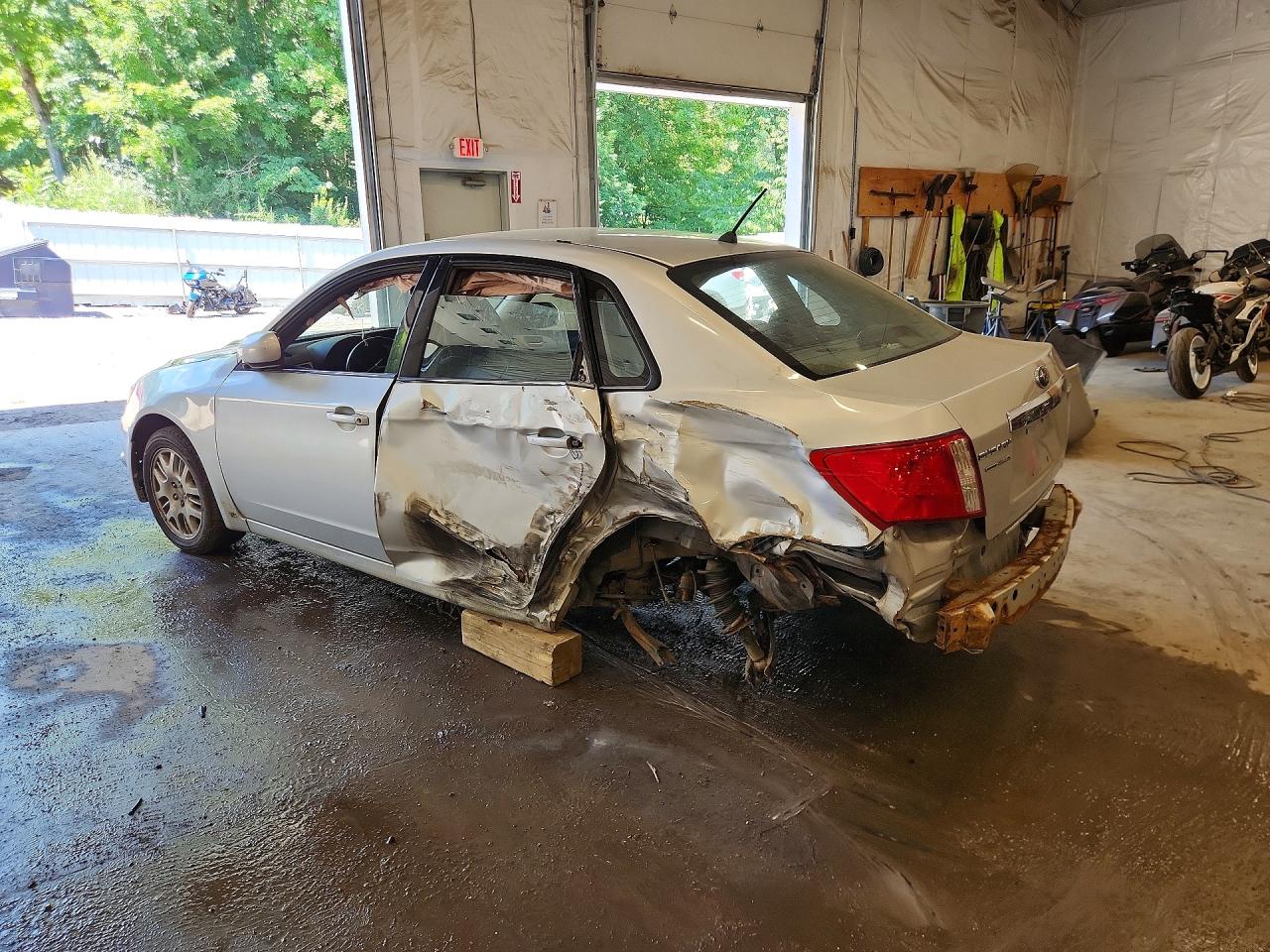 JF1GE6A61AG517067 · 2010 SUBARU IMPREZA · 2/13