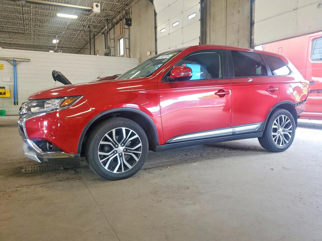 JA4AD3A32JZ023015 · 2018 MITSUBISHI OUTLANDER