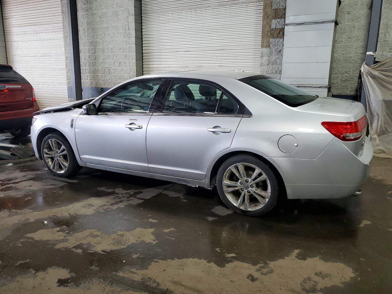 3LNHL2GC4BR756127 · 2011 LINCOLN MKZ · 2/13