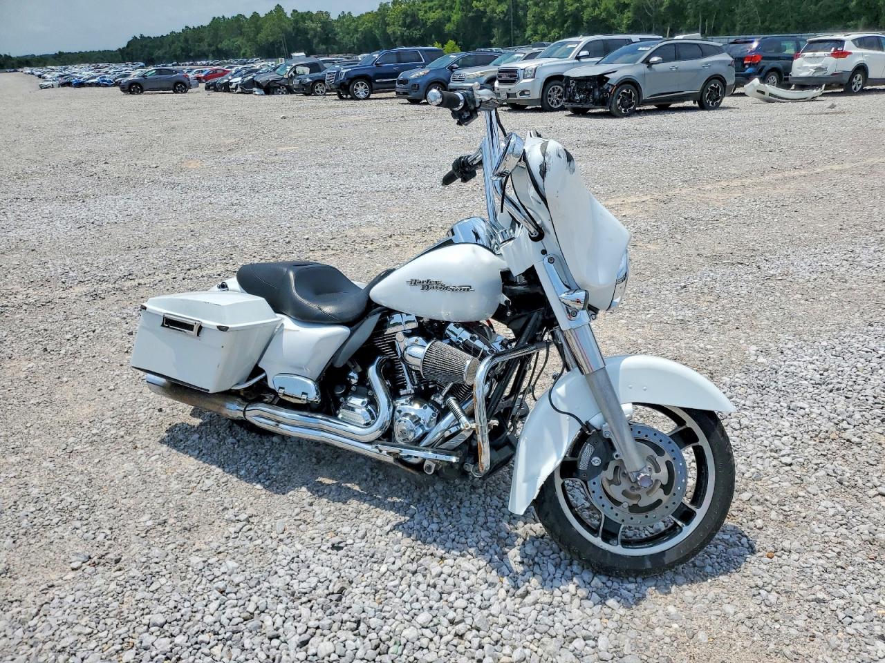 1HD1KBM10CB611389 · 2012 HARLEY-DAVIDSON FLHX