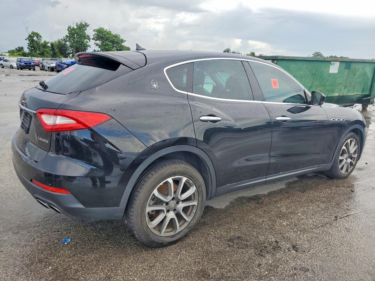 ZN661XUA7HX237671 · 2017 MASERATI LEVANTE · 3/13