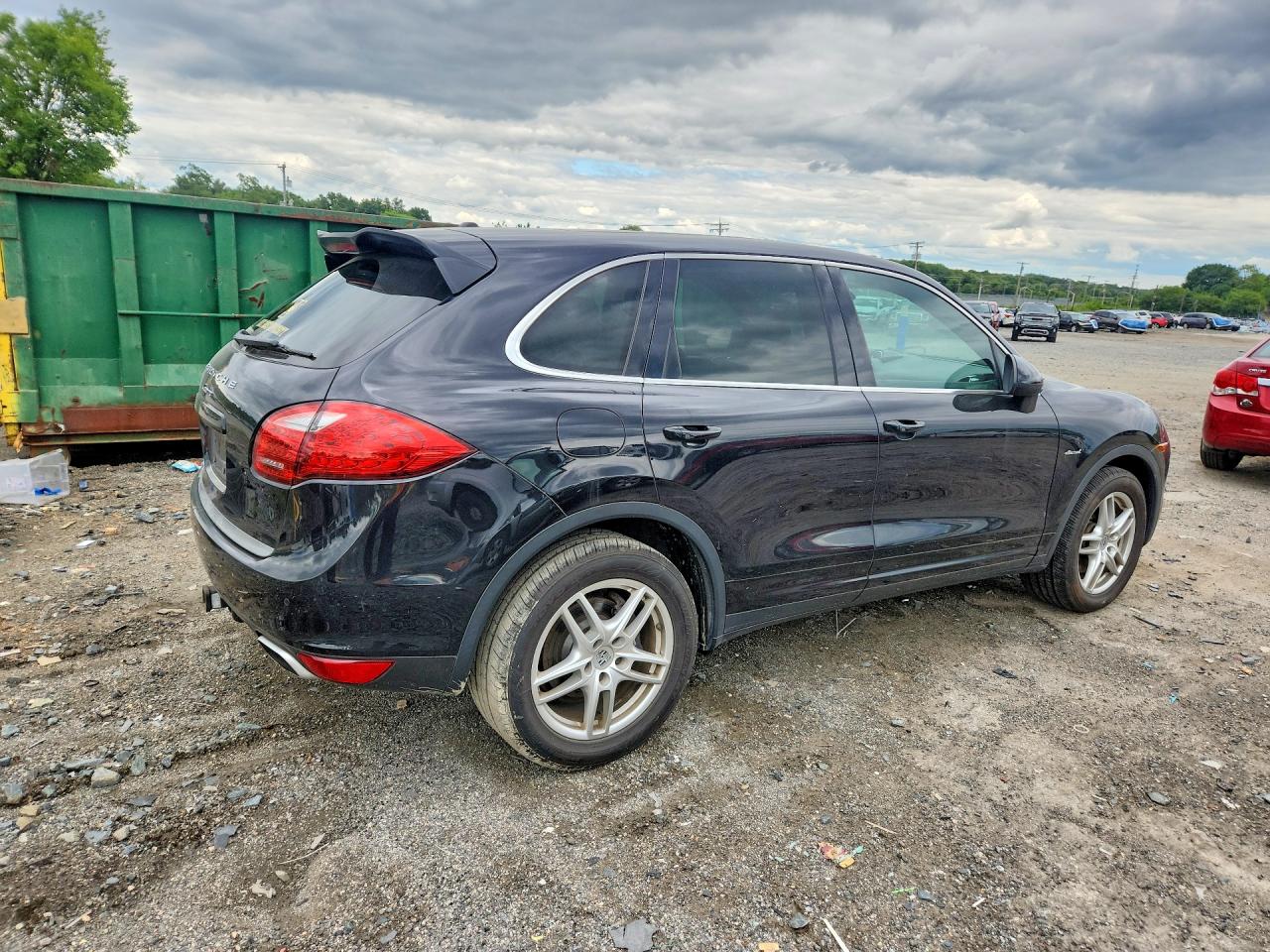 WP1AF2A26DLA37443 · 2013 PORSCHE CAYENNE · 3/13