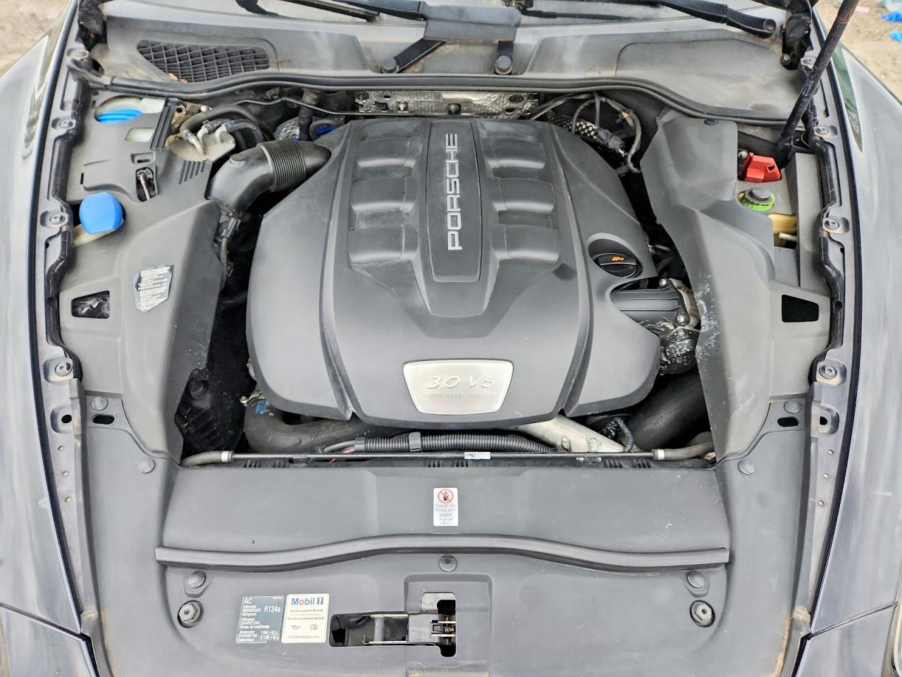 WP1AF2A26DLA37443 · 2013 PORSCHE CAYENNE · 12/13