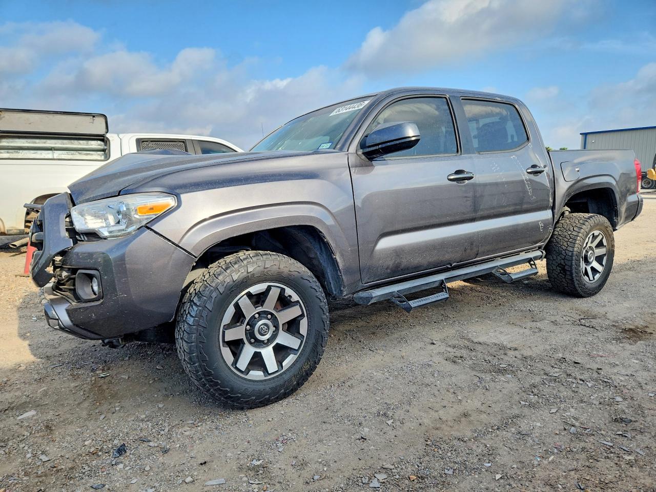 5TFAX5GN3HX075292 · 2017 TOYOTA TACOMA