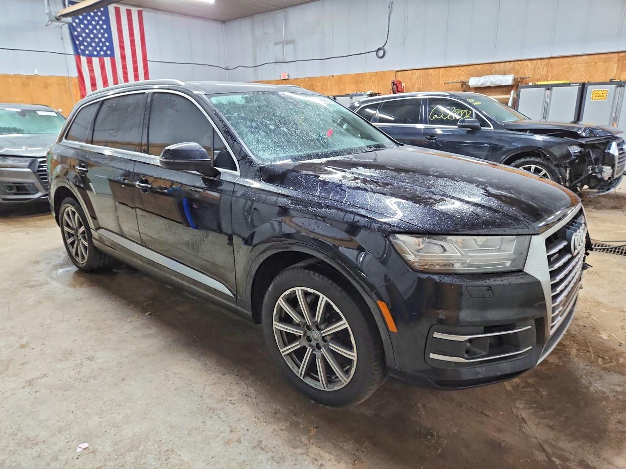 WA1LAAF71JD047160 · 2018 AUDI Q7 · 4/13