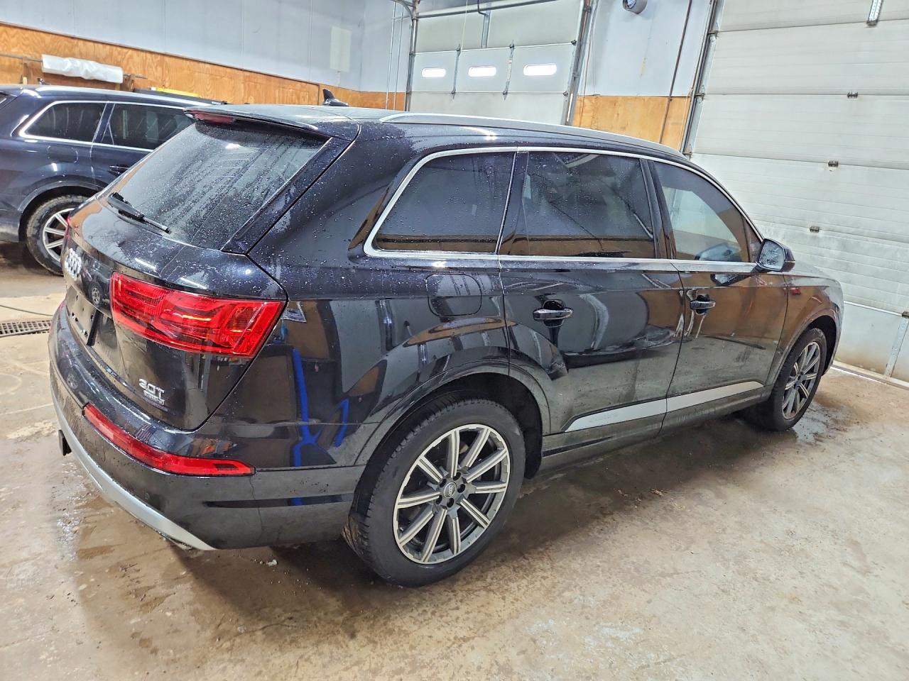 WA1LAAF71JD047160 · 2018 AUDI Q7 · 3/13