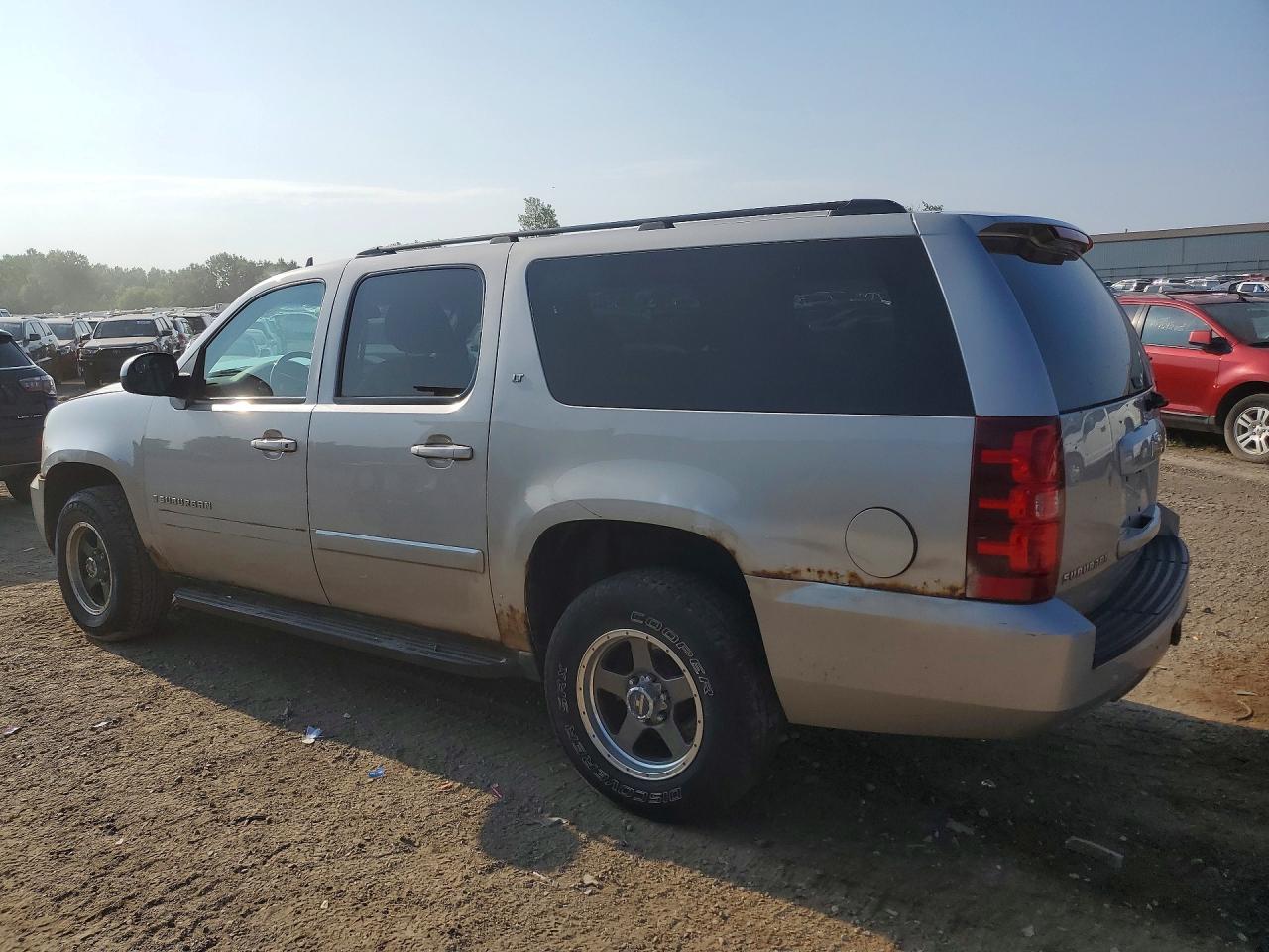 3GNFK163X8G159893 · 2008 CHEVROLET SUBURBAN · 2/13