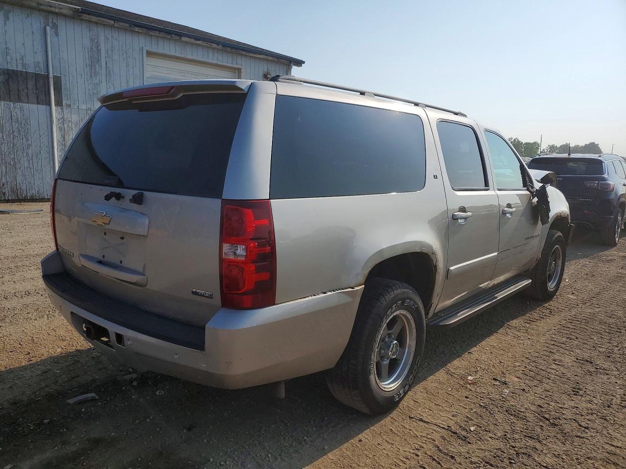 3GNFK163X8G159893 · 2008 CHEVROLET SUBURBAN · 3/13