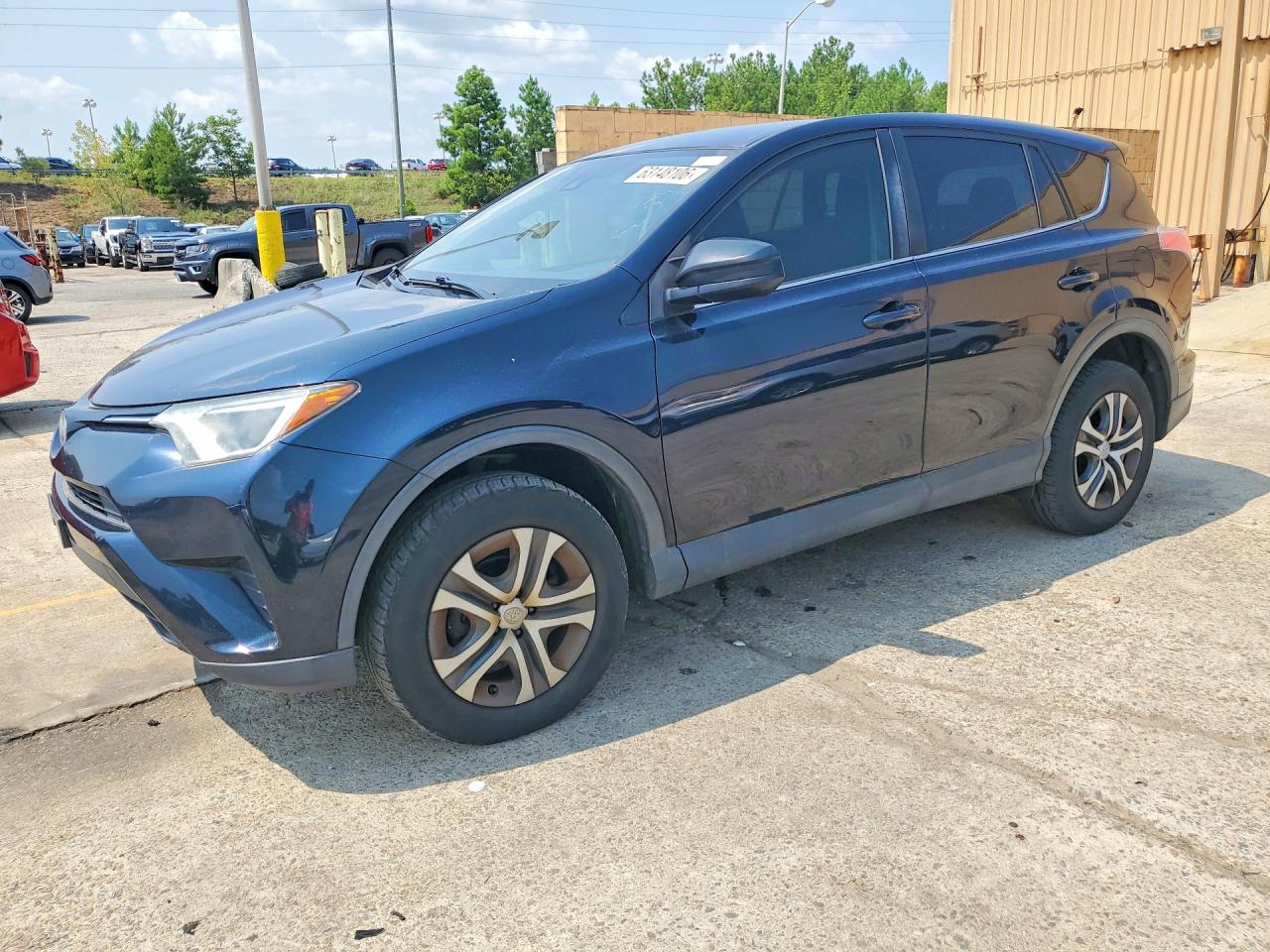 JTMZFREV8JJ729986 · 2018 TOYOTA RAV4