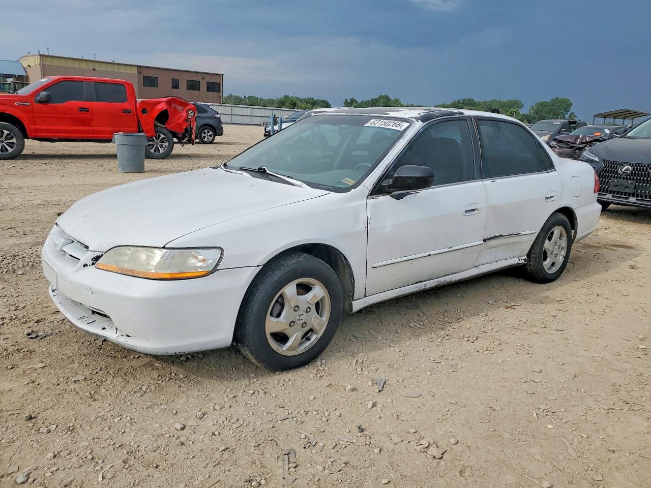 1HGCG5655XA125185 · 1999 HONDA ACCORD