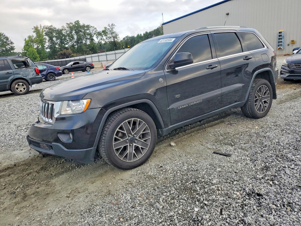 1J4RR4GT8BC627285 · 2011 JEEP GRAND CHEROKEE
