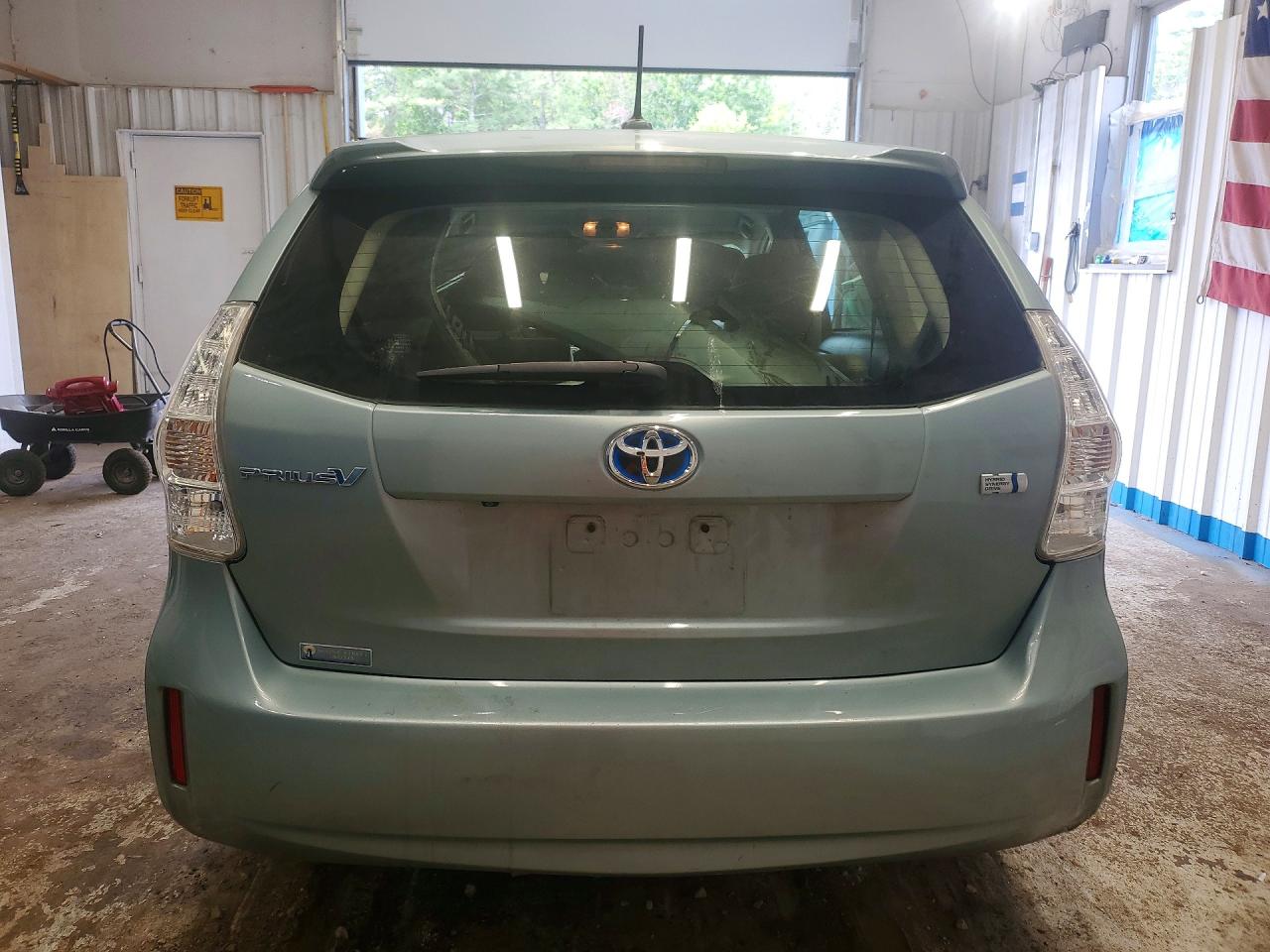 JTDZN3EU7EJ012833 · 2014 TOYOTA PRIUS V · 6/13