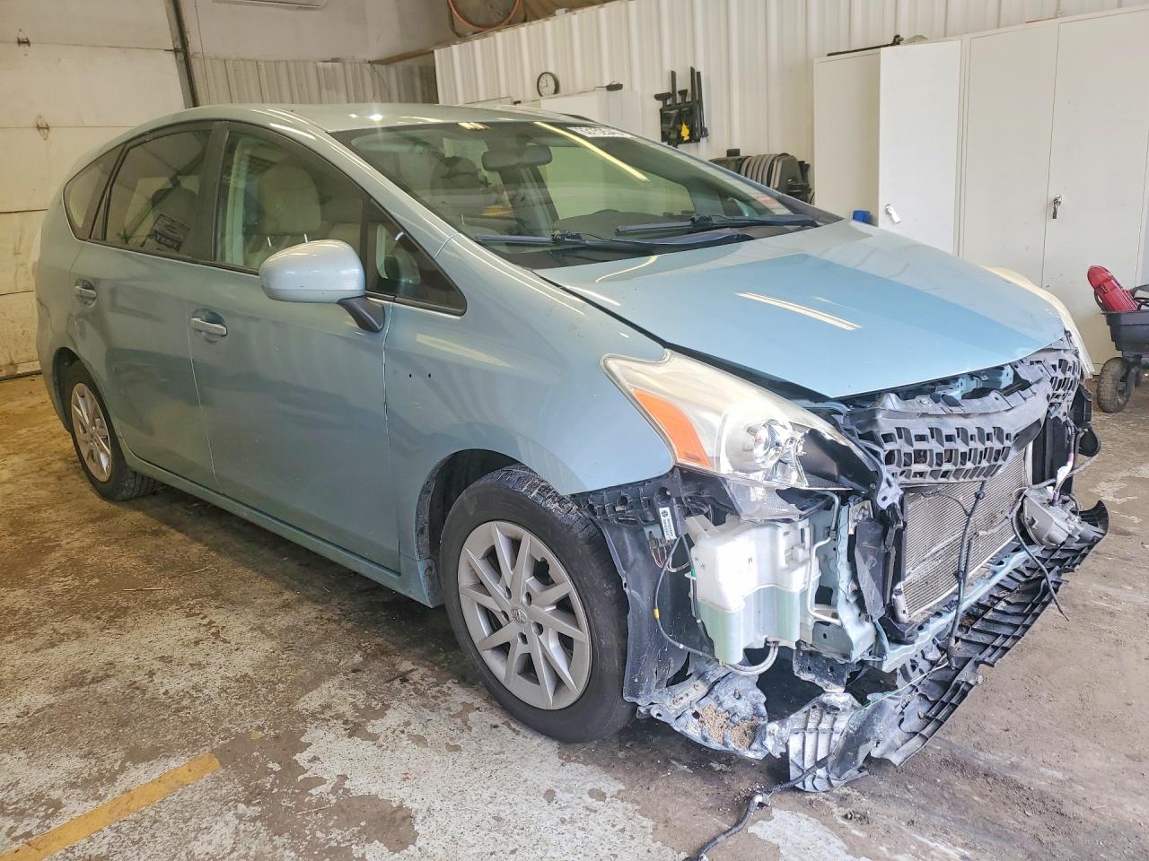 JTDZN3EU7EJ012833 · 2014 TOYOTA PRIUS V · 4/13