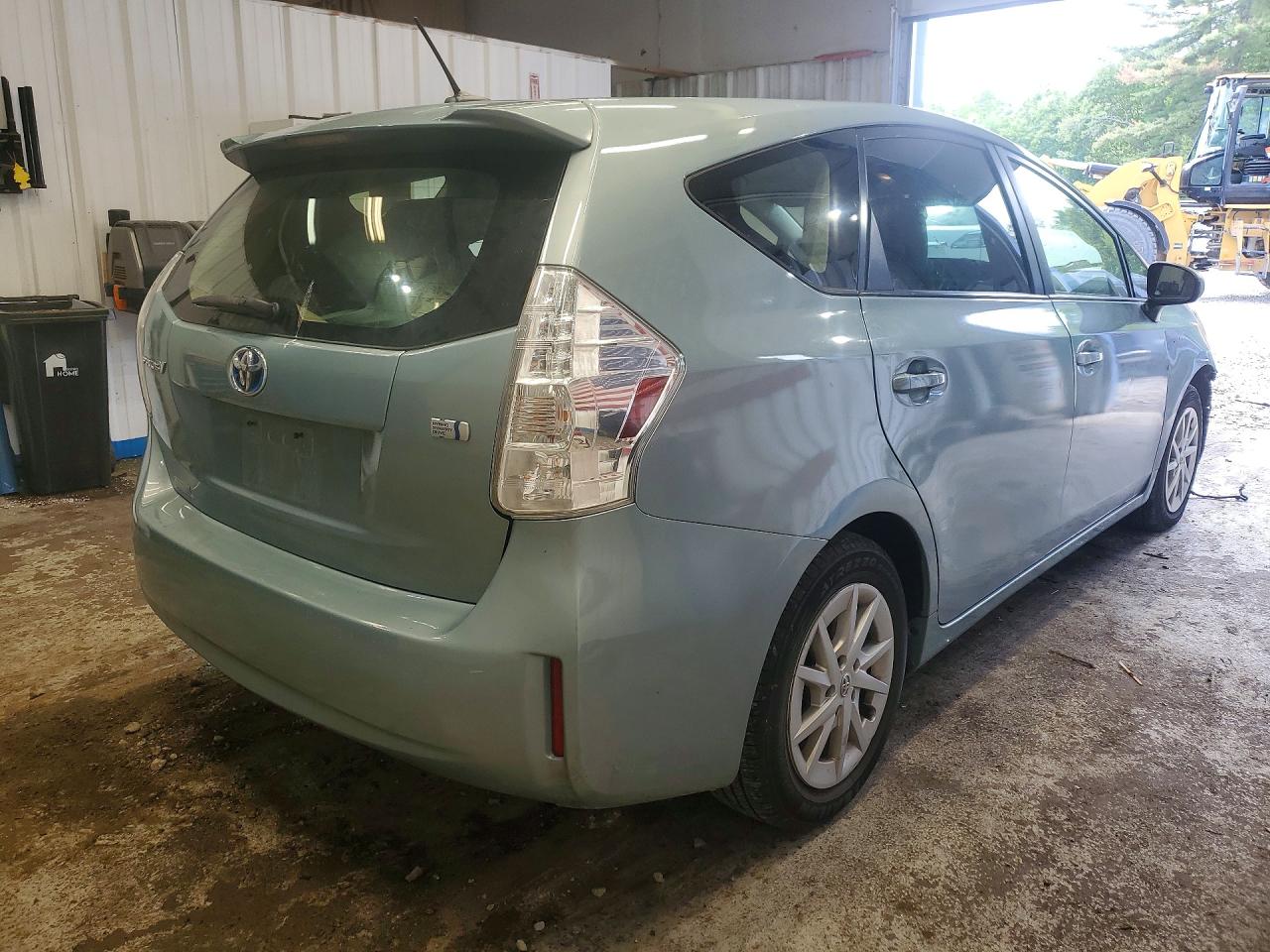 JTDZN3EU7EJ012833 · 2014 TOYOTA PRIUS V · 3/13