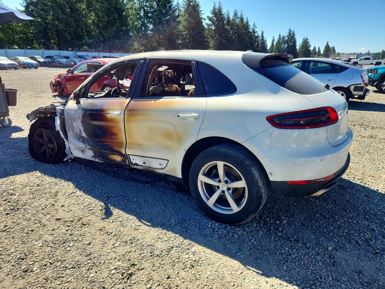 WP1AA2A59HLB81714 · 2017 PORSCHE MACAN · 2/13