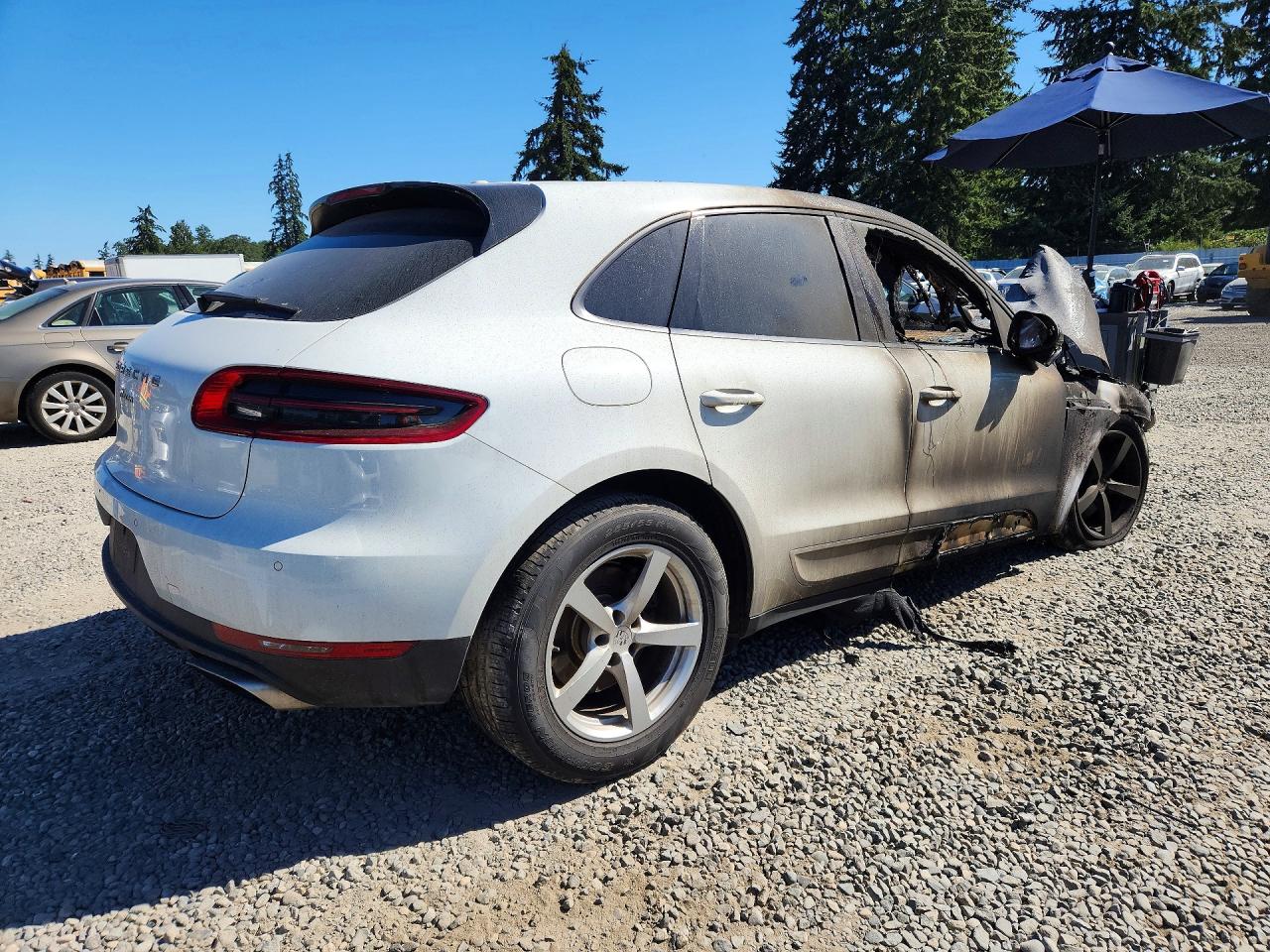 WP1AA2A59HLB81714 · 2017 PORSCHE MACAN · 3/13