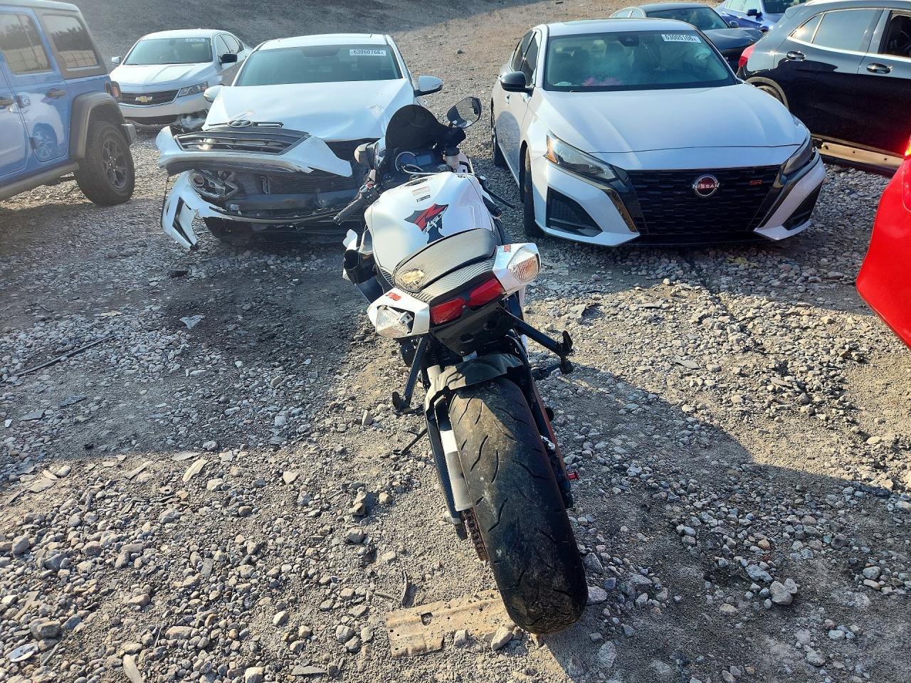JS1GR7MA9S7100229 · 2025 SUZUKI GSX-R750 · 4/9