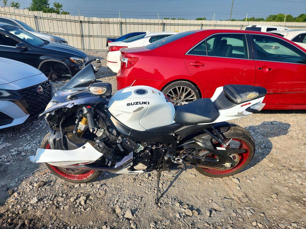 JS1GR7MA9S7100229 · 2025 SUZUKI GSX-R750 · 3/9