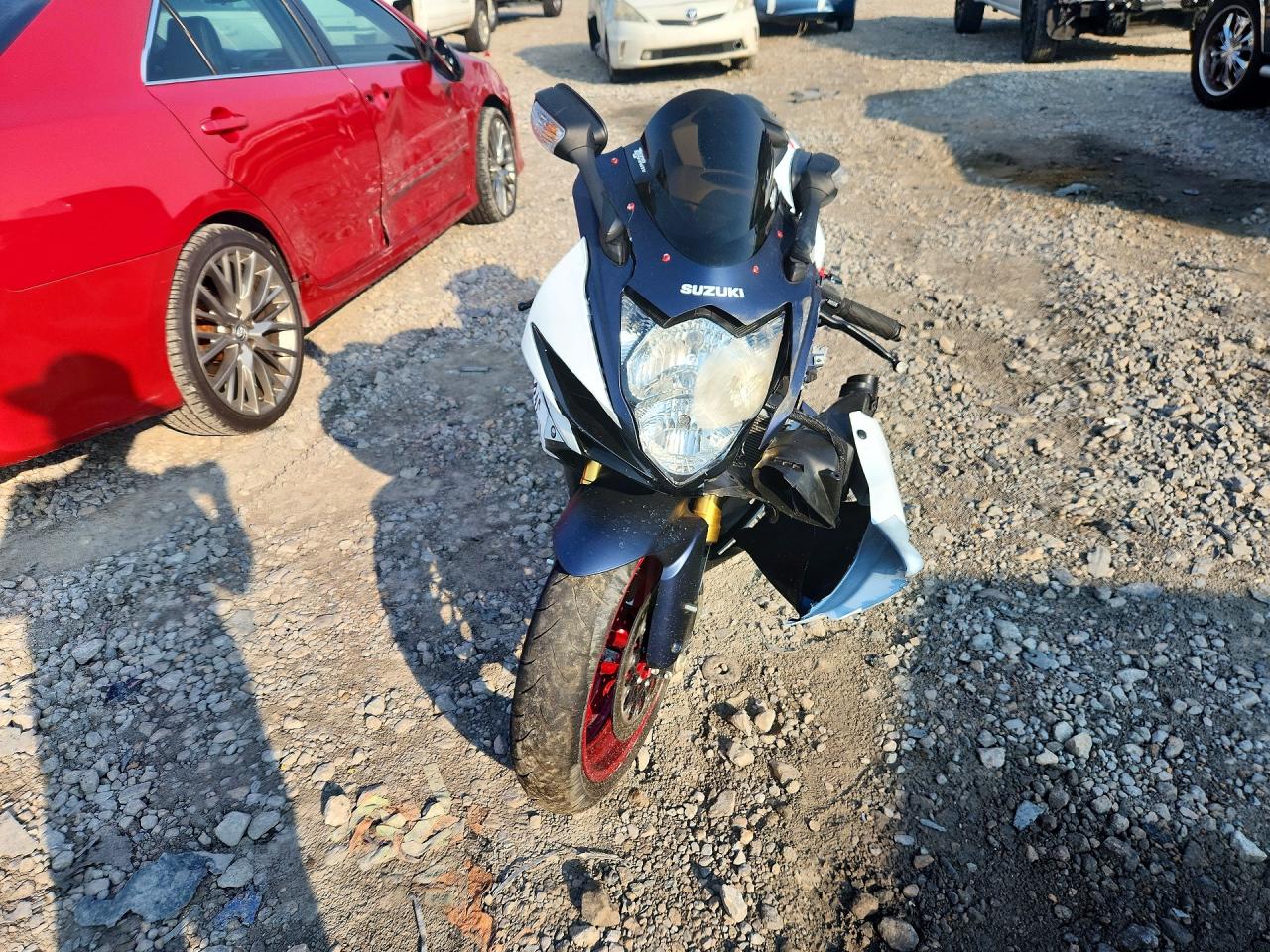 JS1GR7MA9S7100229 · 2025 SUZUKI GSX-R750 · 2/9
