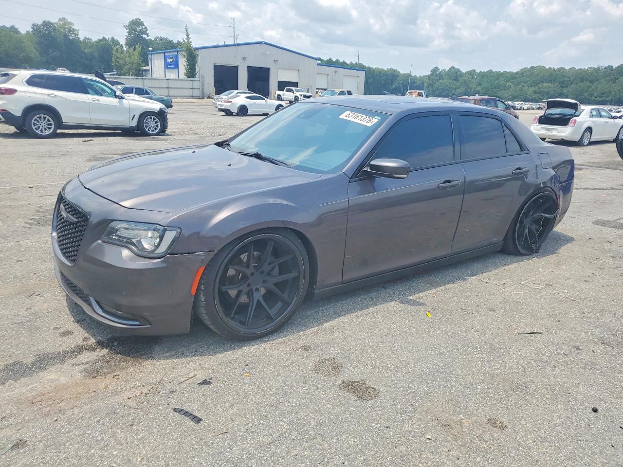 2C3CCABG4HH647100 · 2017 CHRYSLER 300