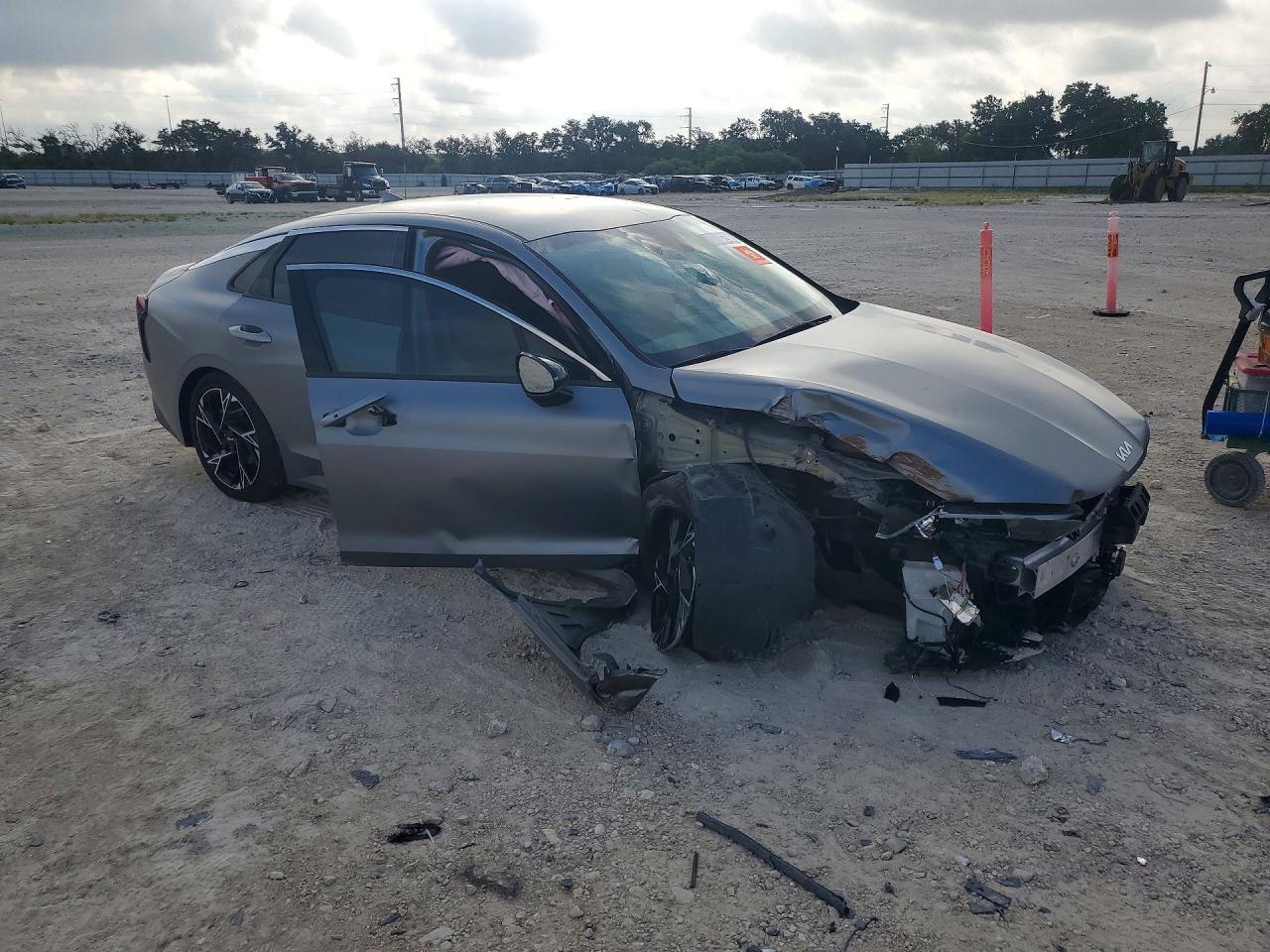 KNAG64J72S5281284 · 2025 KIA K5 · 4/13
