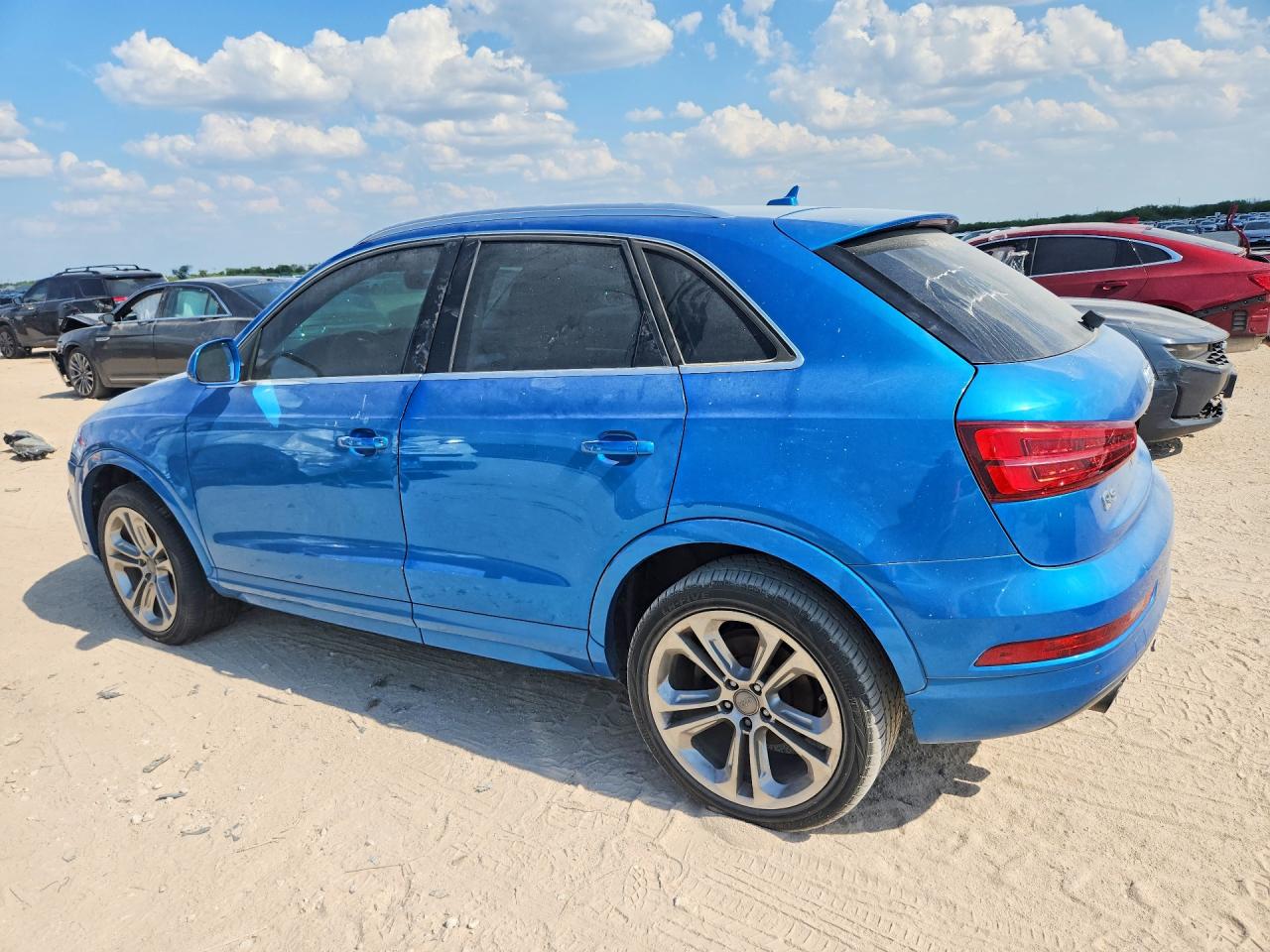 WA1BFCFS6GR008962 · 2016 AUDI Q3 · 2/13