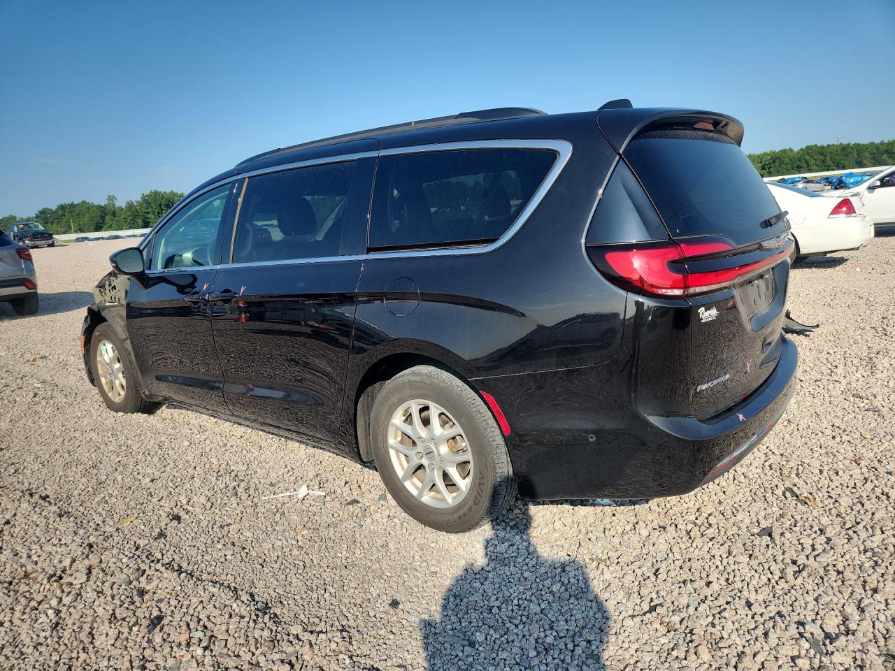 2C4RC1BG7NR145712 · 2022 CHRYSLER PACIFICA · 2/13