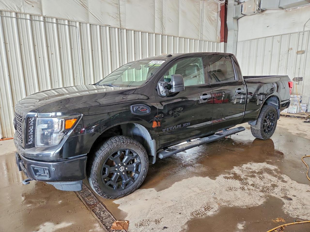 1N6BA1F4XJN516017 · 2018 NISSAN TITAN XD