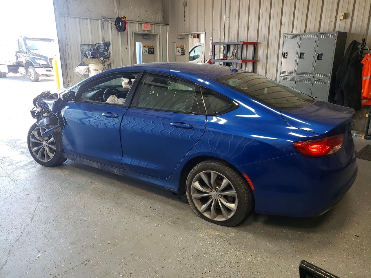 1C3CCCBB0FN751748 · 2015 CHRYSLER 200 SPORT · 2/12