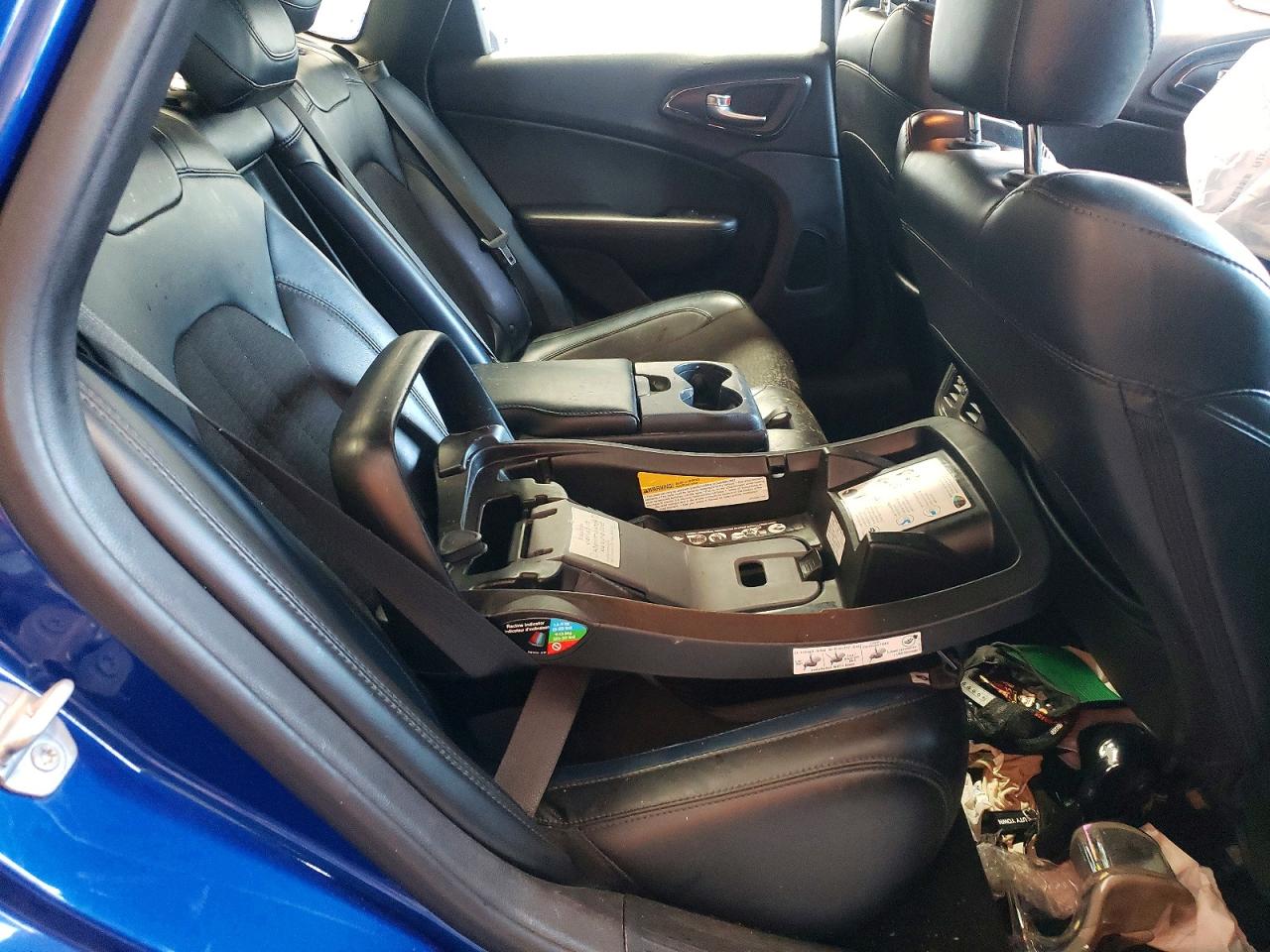 1C3CCCBB0FN751748 · 2015 CHRYSLER 200 SPORT · 10/12