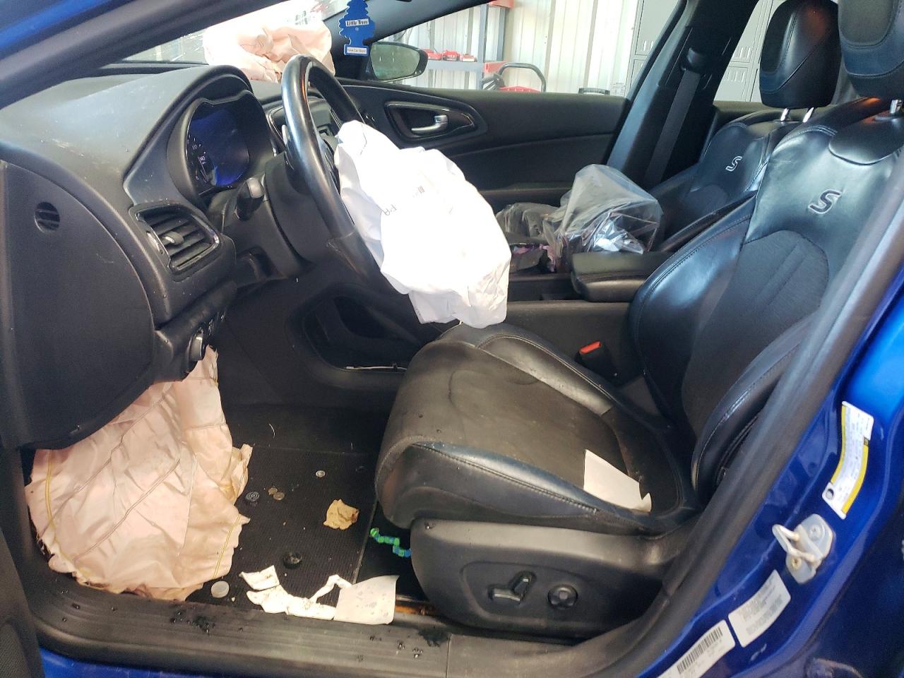 1C3CCCBB0FN751748 · 2015 CHRYSLER 200 SPORT · 7/12