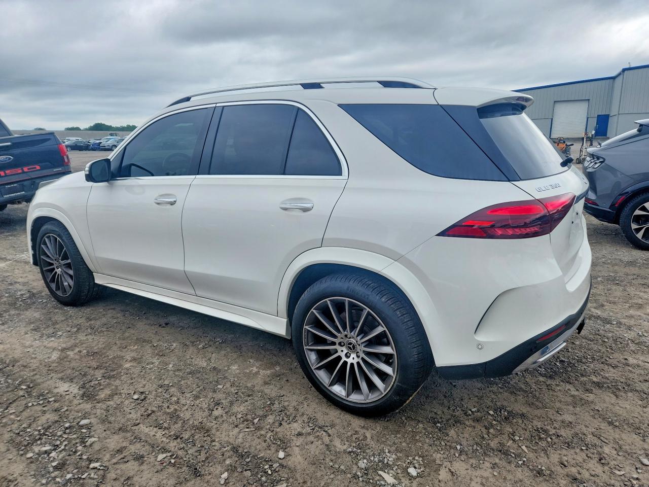4JGFB4FB2RA969077 · 2024 MERCEDES-BENZ GLE · 2/13