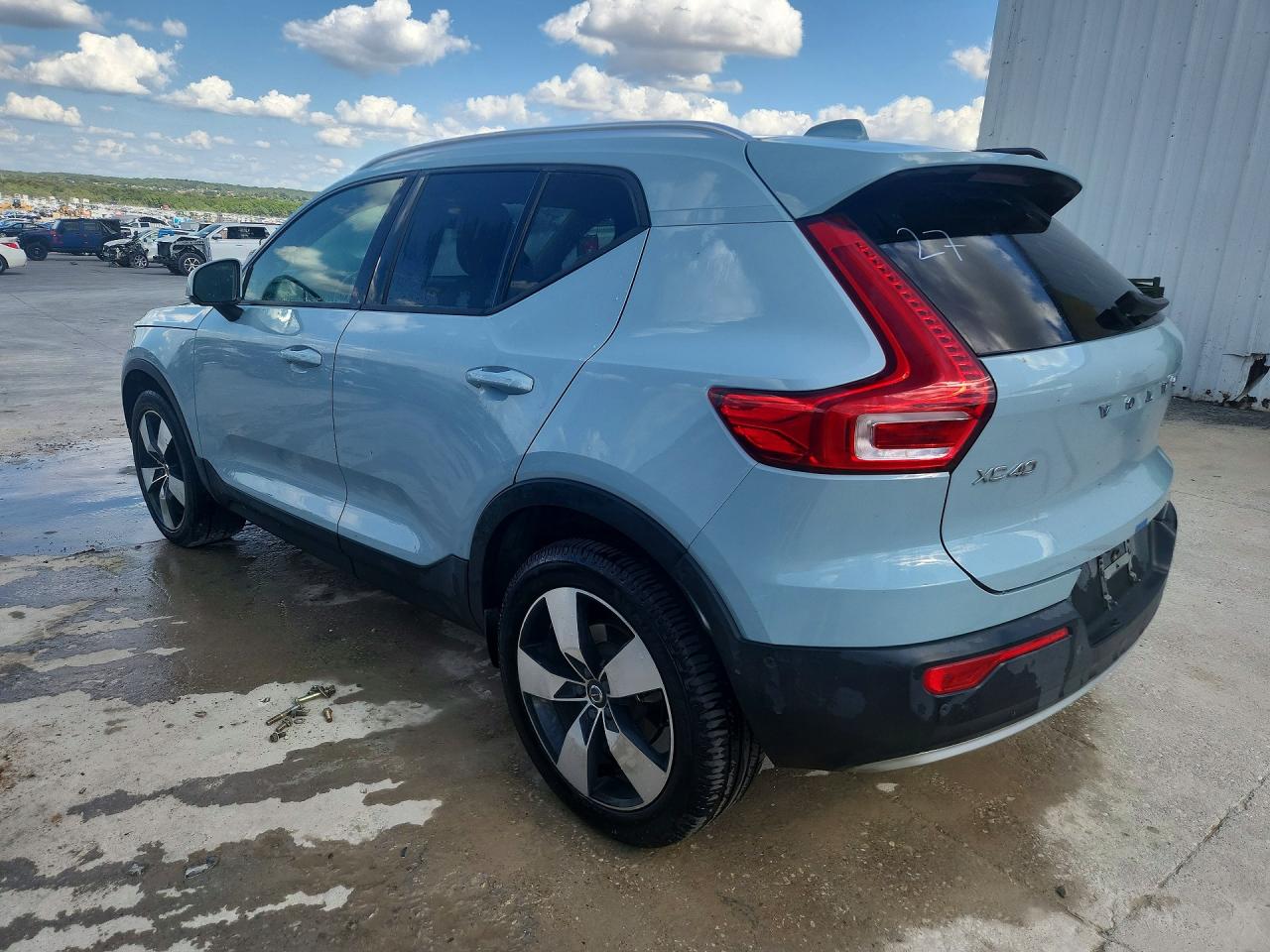 YV4162XZ1K2013251 · 2019 VOLVO XC40 · 2/12