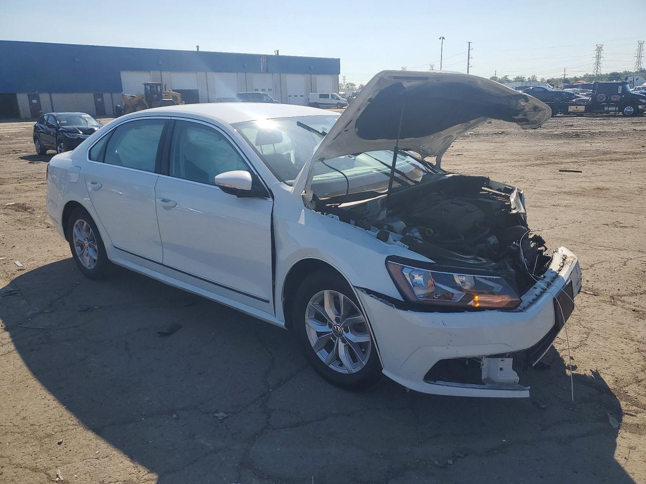 1VWAT7A36HC007927 · 2017 VOLKSWAGEN PASSAT · 4/12