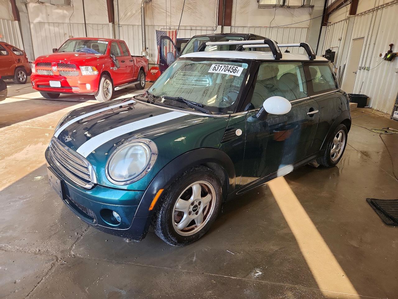 WMWMF33588TU68705 · 2008 MINI COOPER