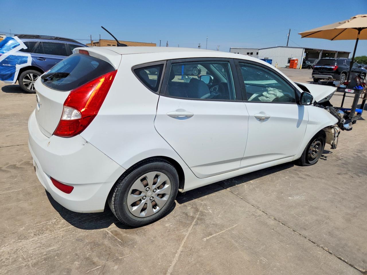 KMHCT5AEXHU348402 · 2017 HYUNDAI ACCENT · 3/13