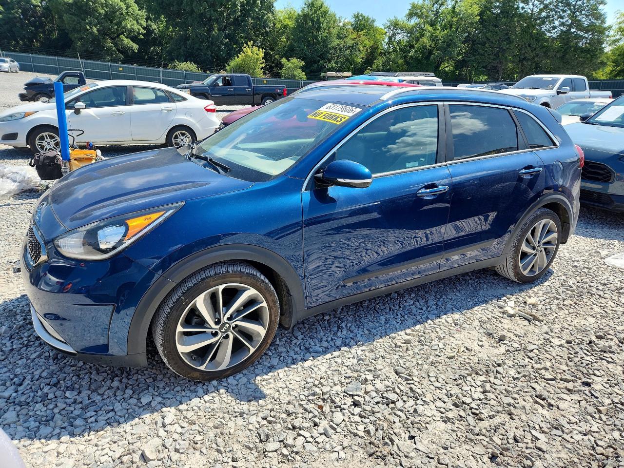 KNDCE3LC7K5240285 · 2019 KIA NIRO
