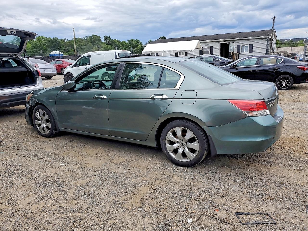 1HGCP3F88AA011011 · 2010 HONDA ACCORD · 2/12