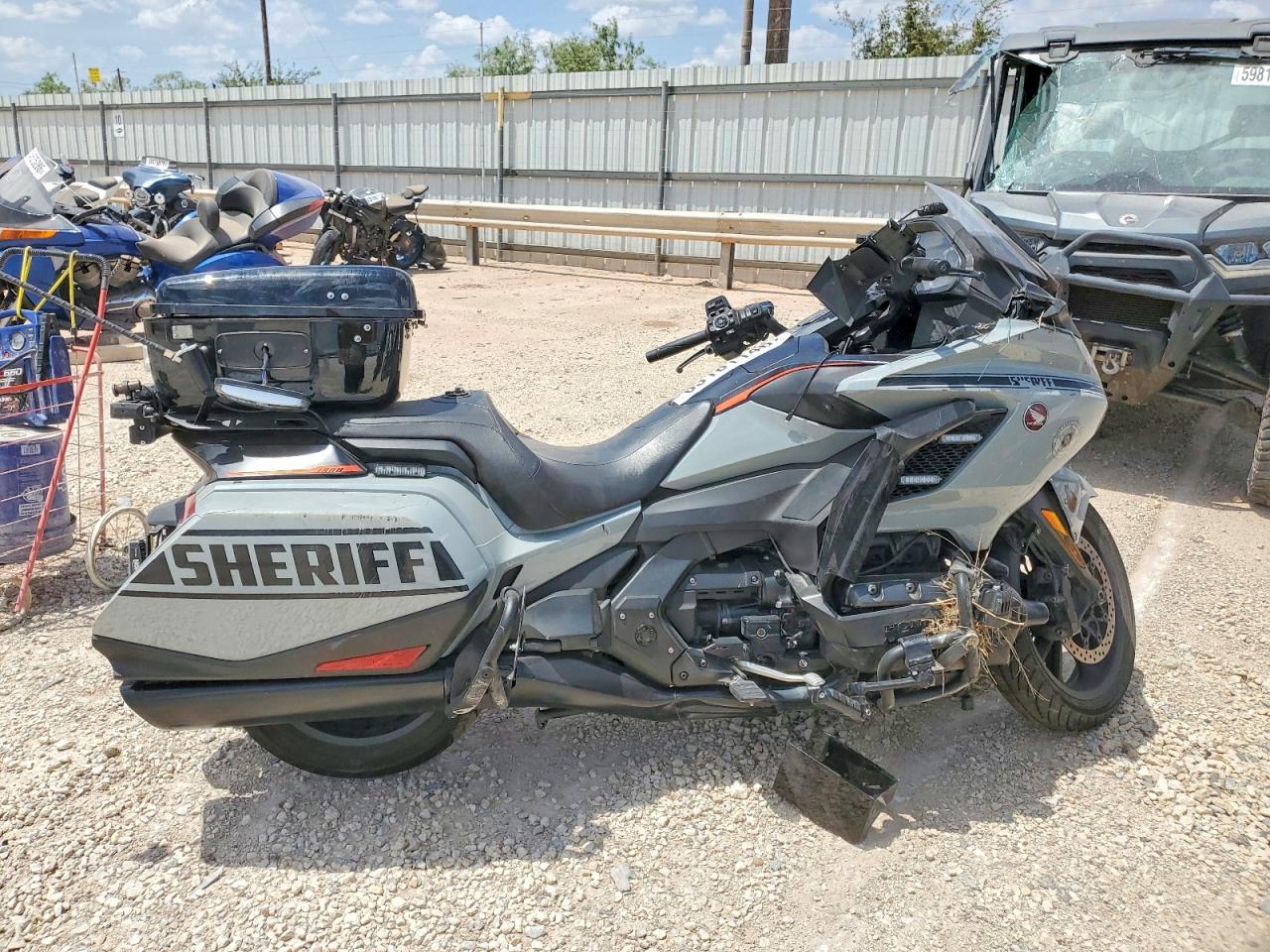 JH2SC7919MK300352 · 2021 HONDA GL1800