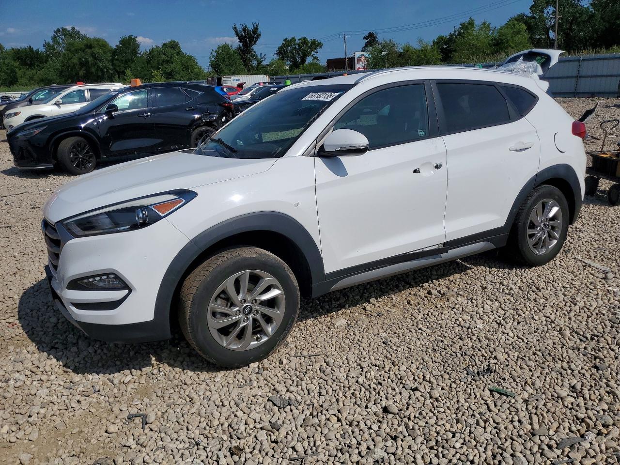 KM8J3CA20HU273632 · 2017 HYUNDAI TUCSON