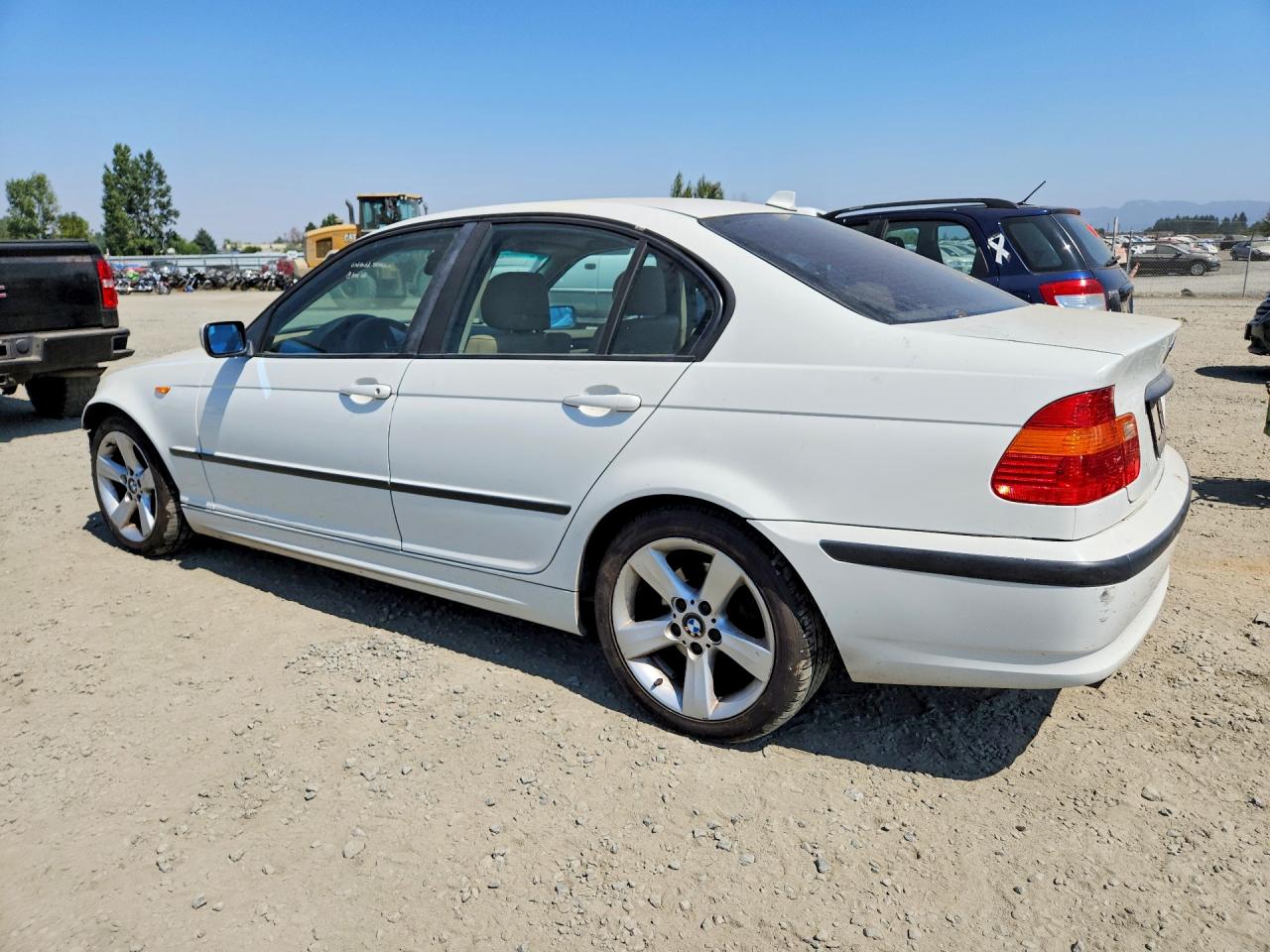 WBAEV33463KL85934 · 2003 BMW 325 · 2/13