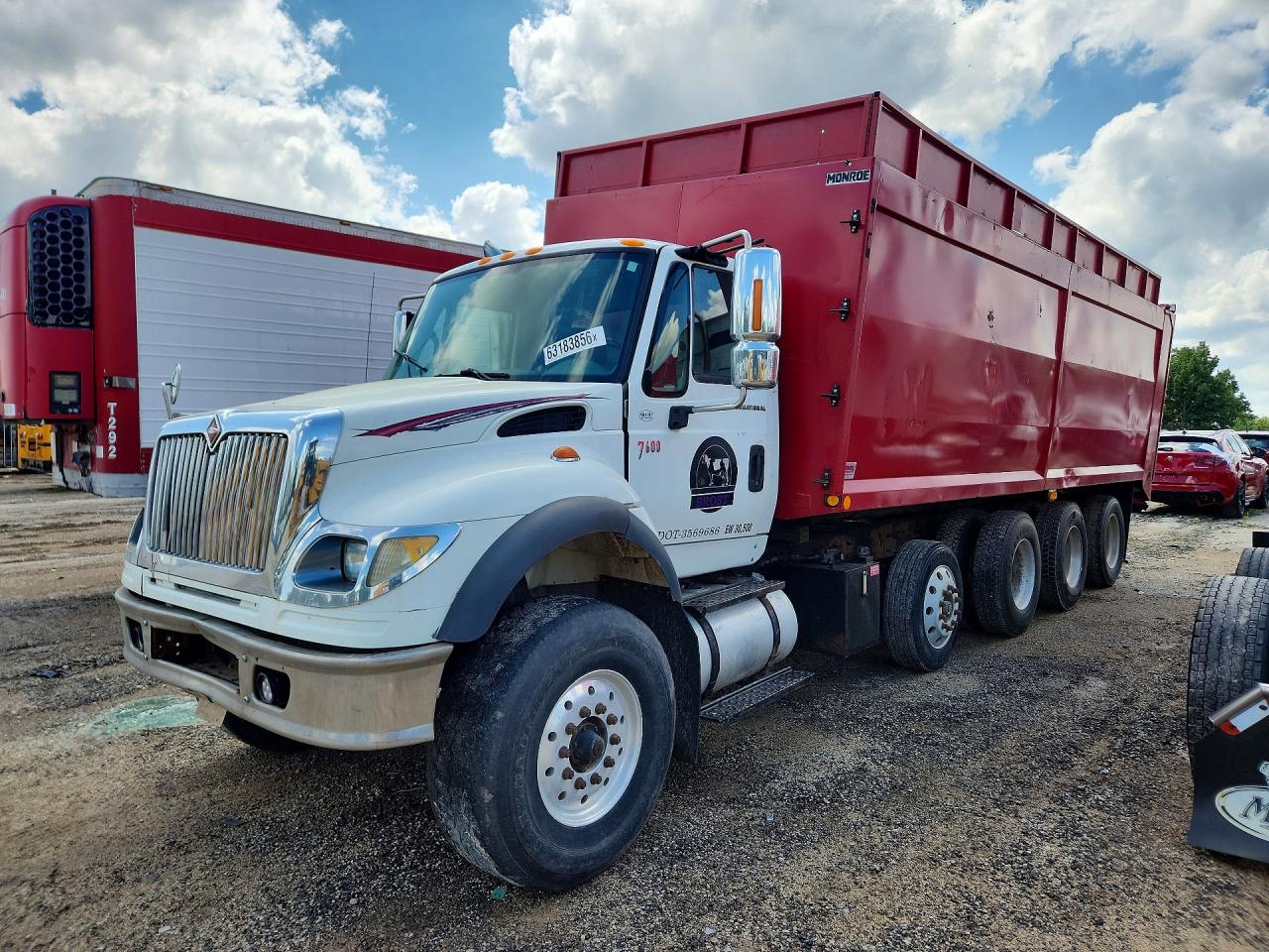 2003 INTERNATIONAL 7000