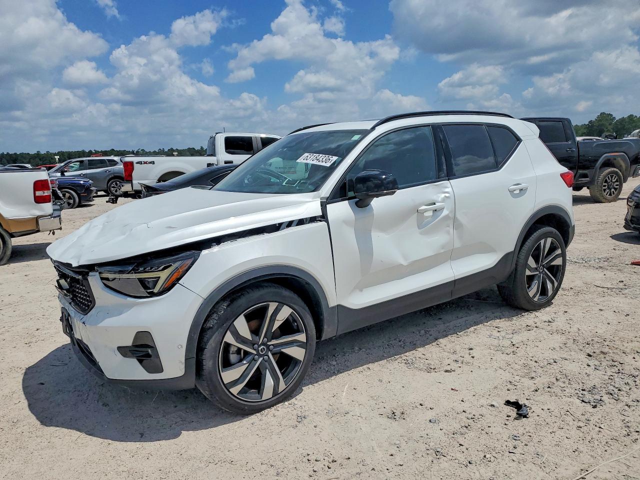 YV4L12UX2P2977293 · 2023 VOLVO XC40