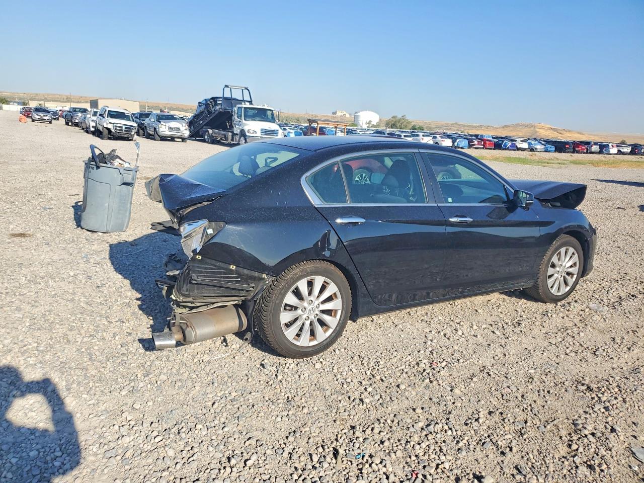 1HGCR2F77FA220064 · 2015 HONDA ACCORD · 3/13
